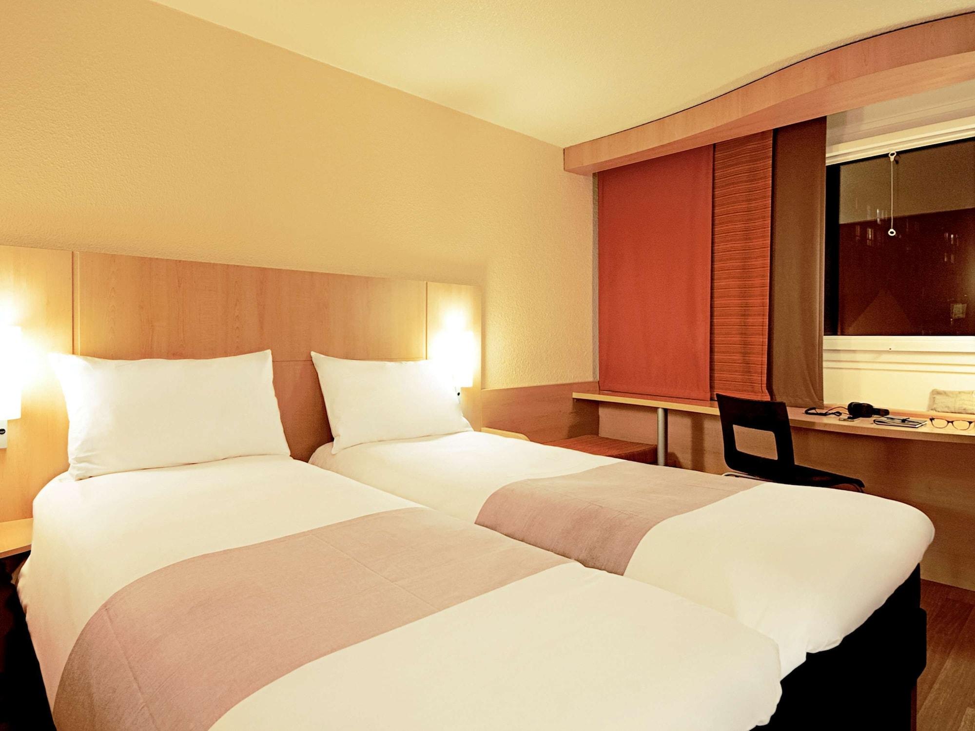 Hotel Ibis Брага Екстериор снимка