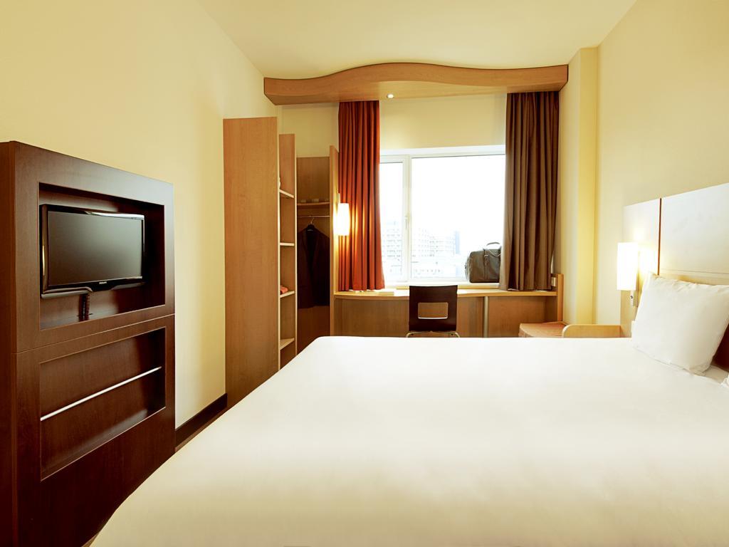 Hotel Ibis Брага Екстериор снимка
